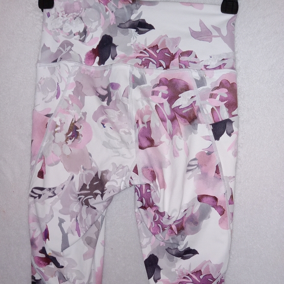 Athleta Salutation Tight Peony 7/8 Leggings Stash Pockets Womens Size XXS - Picture 3 of 11
